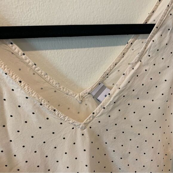 Old Navy Polka Dot Sleeveless Top Size Medium - Picture 3 of 6